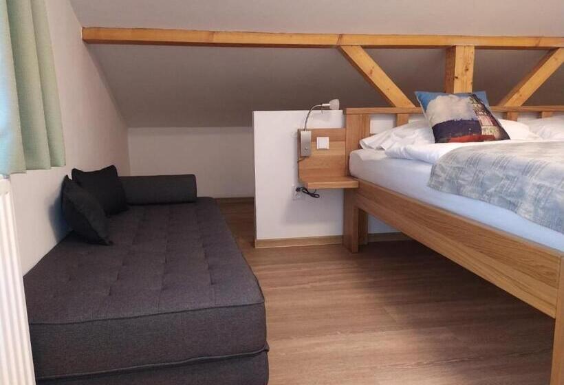 스탠다드 스튜디오 킹침대, Garni Villa Areka