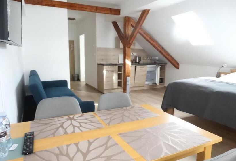 스탠다드 스튜디오 킹침대, Garni Villa Areka