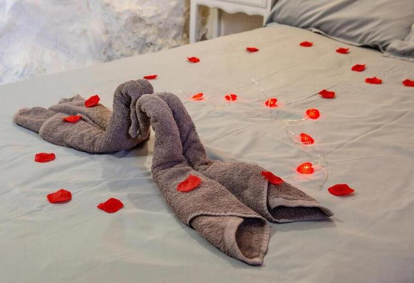 Номер Стандарт с Гидромассажем, Fortress Jacuzzi Suites