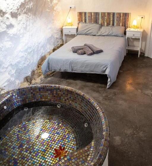 Номер Стандарт с Гидромассажем, Fortress Jacuzzi Suites