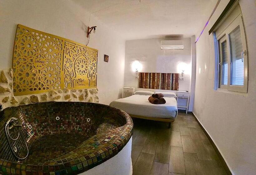 Люкс с гидромассажем, Fortress Jacuzzi Suites