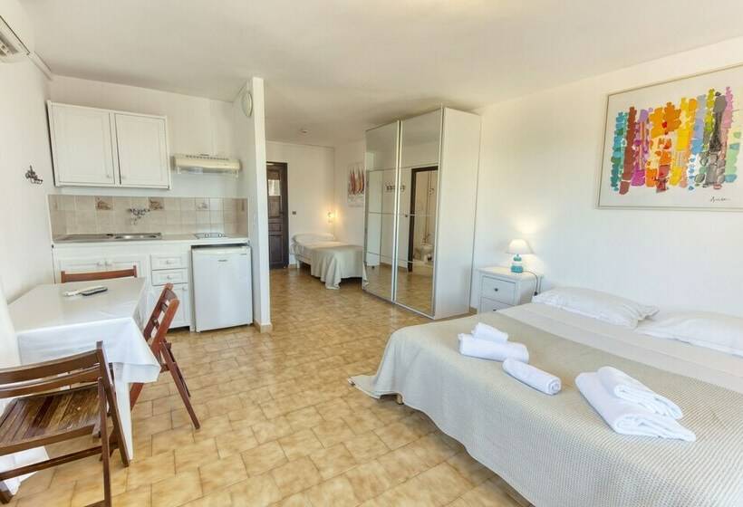 استودیو استاندارد با تراس, Motel A Puntella