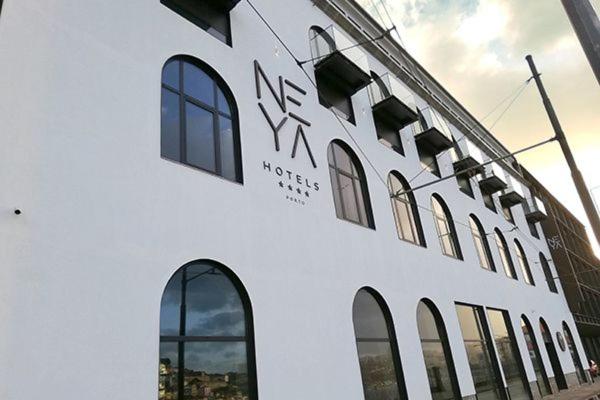 سوییت, Neya Porto
