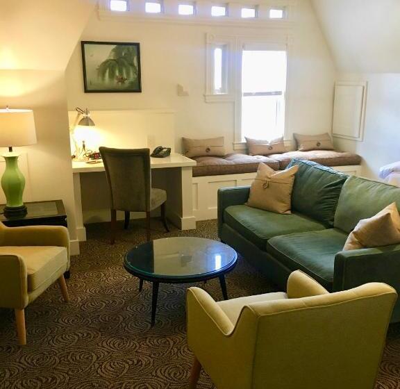 디럭스 룸, Morgan State House Inn