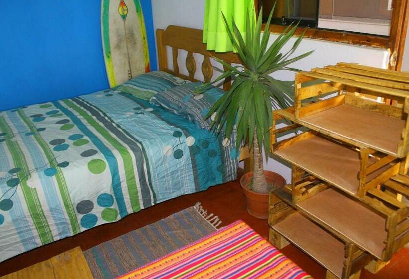 اتاق استاندارد, Urcia Surf House
