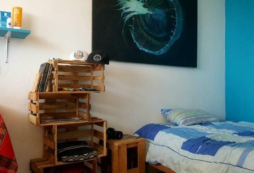 اتاق استاندارد, Urcia Surf House