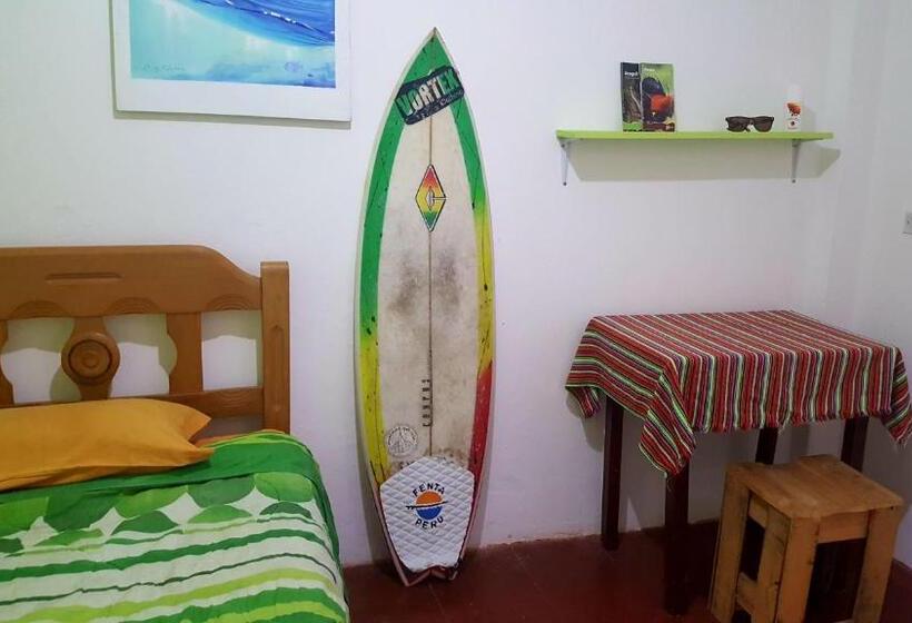 اتاق استاندارد یک نفره, Urcia Surf House