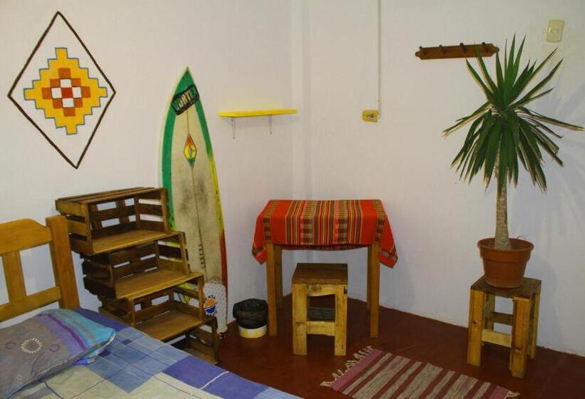 اتاق استاندارد یک نفره, Urcia Surf House