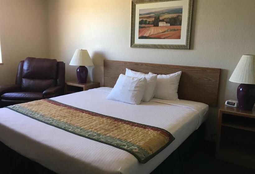 Стандартный Номер Кровать Кинг, Cassville Four Seasons Inn & Suites