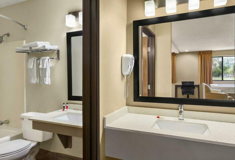 اتاق استاندارد, Super 8 By Wyndham Ankeny/des Moines Area