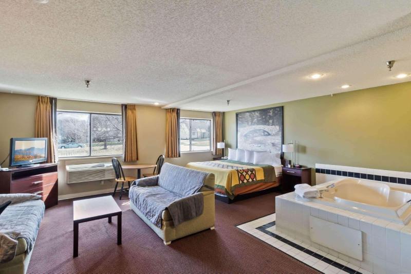 سوئیت با تخت بزرگ, Super 8 By Wyndham Ankeny/des Moines Area
