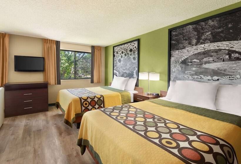 سوییت, Super 8 By Wyndham Ankeny/des Moines Area