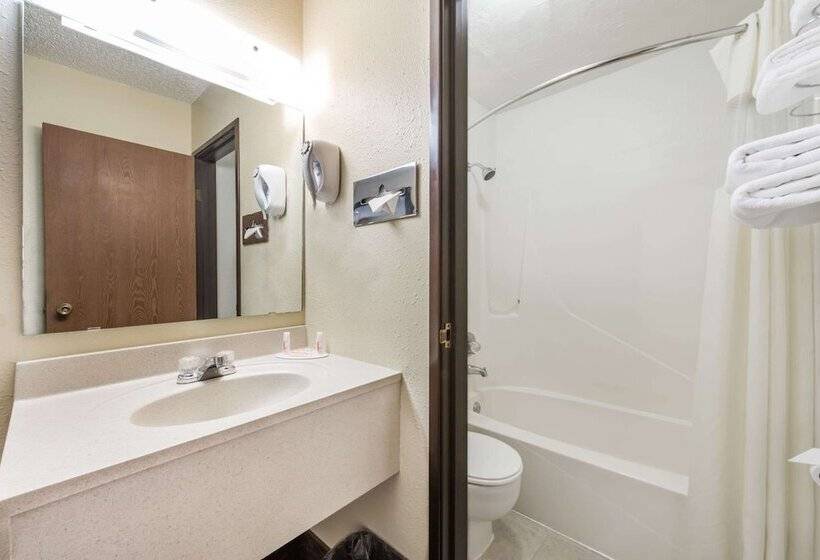 Номер Стандарт 2 Двуспальные Кровати, Super 8 By Wyndham Canon City