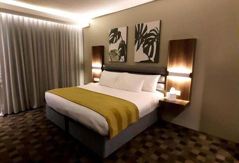 اتاق لوکس با تخت بزرگ, Copperwood Hotel And Conferencing