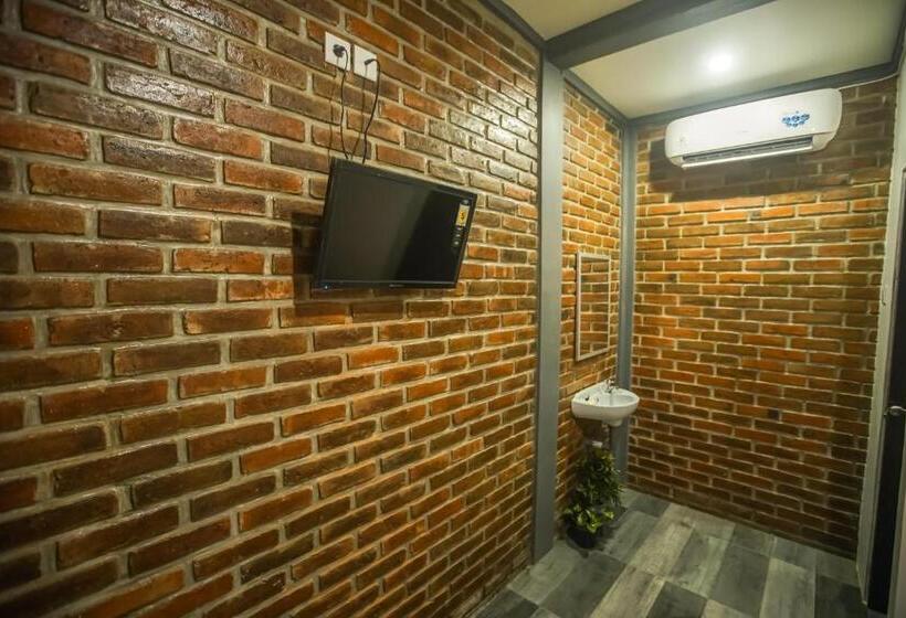 Номер Deluxe с Балконом, The Backyard House