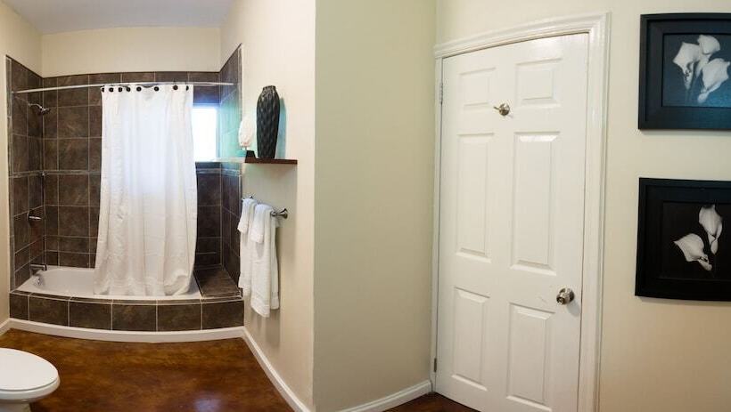 اتاق لوکس با چشم‌انداز باغ, Blue Paloma Bed & Breakfast