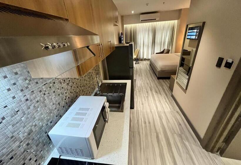 스탠다드 스튜디오, Capitol Hill Hotel And Suites