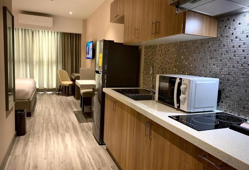 스탠다드 스튜디오, Capitol Hill Hotel And Suites
