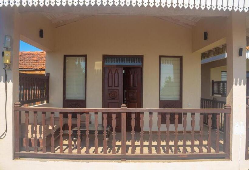 بنگله خانوادگی, Guru Beach Resort