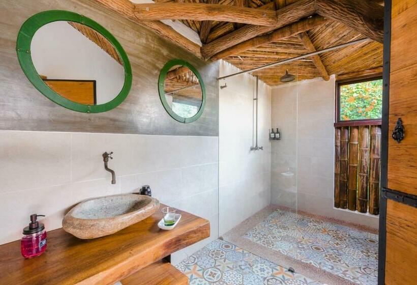 이코노미 룸, Kawa Mountain Retreat