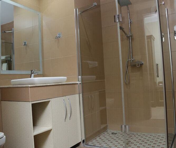 سوییت جونیور, Oak Haven Hotel And Suites