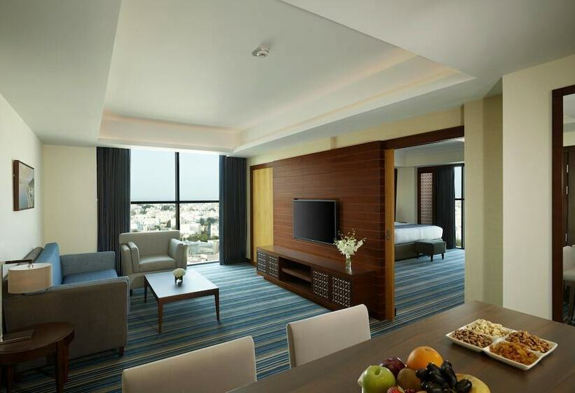 سوییت لوکس, Royal Tulip Muscat