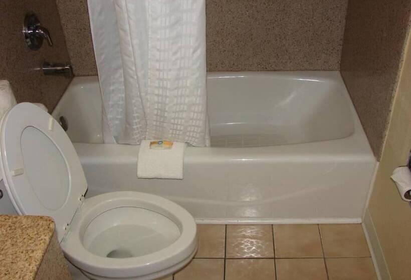 Номер Стандарт 2 Двуспальные Кровати, City Center Inn