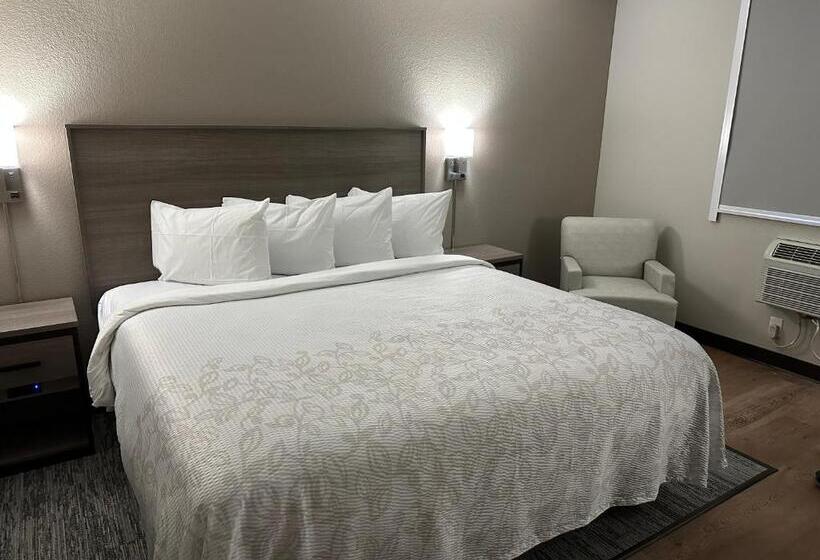 Номер Deluxe Кровать Кинг, Red Roof Plus Belleville