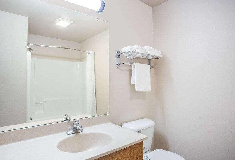 Люкс, Super 8 By Wyndham Monroe Wi