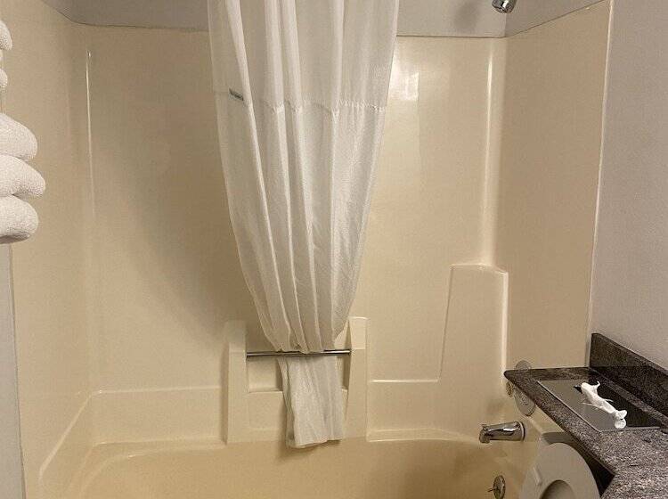 Номер Стандарт 2 Двуспальные Кровати, Travelodge By Wyndham La Porte/michigan City Area