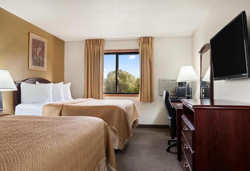 Номер Стандарт, Travelodge By Wyndham La Porte/michigan City Area