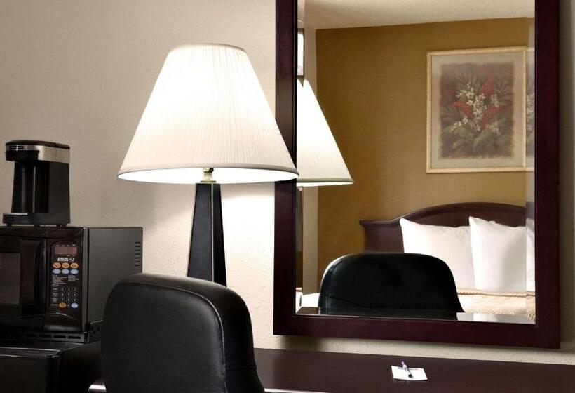 Стандартный Номер Кровать Кинг, Travelodge By Wyndham La Porte/michigan City Area