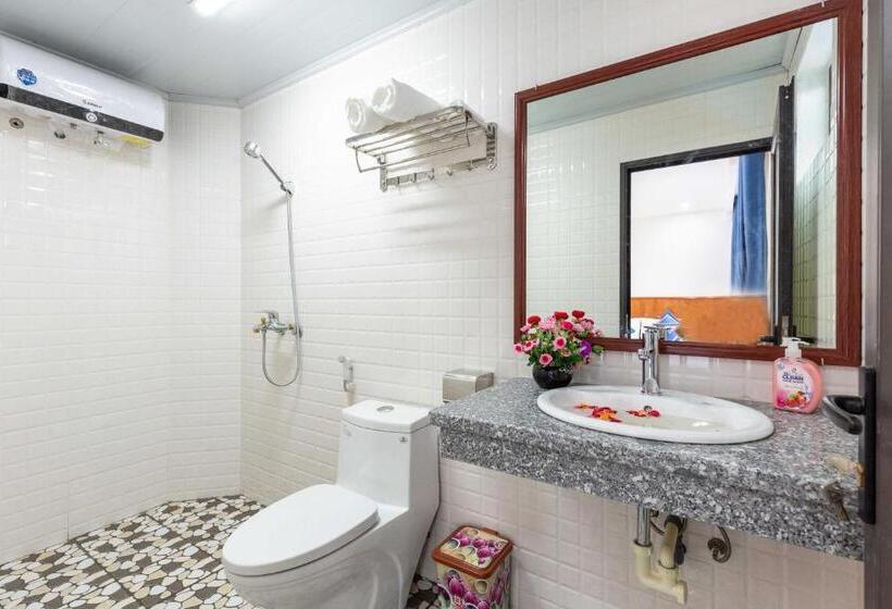اتاق استاندارد با چشم‌انداز استخر, Elizabeth Hotel Tam Coc