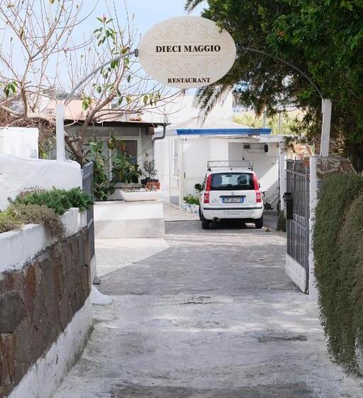 Номер Стандарт Трехместный, Camere Dieci Maggio