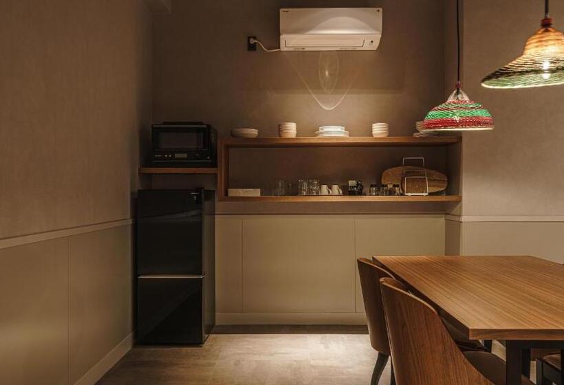 Family Suite, Aoka Kamigoto