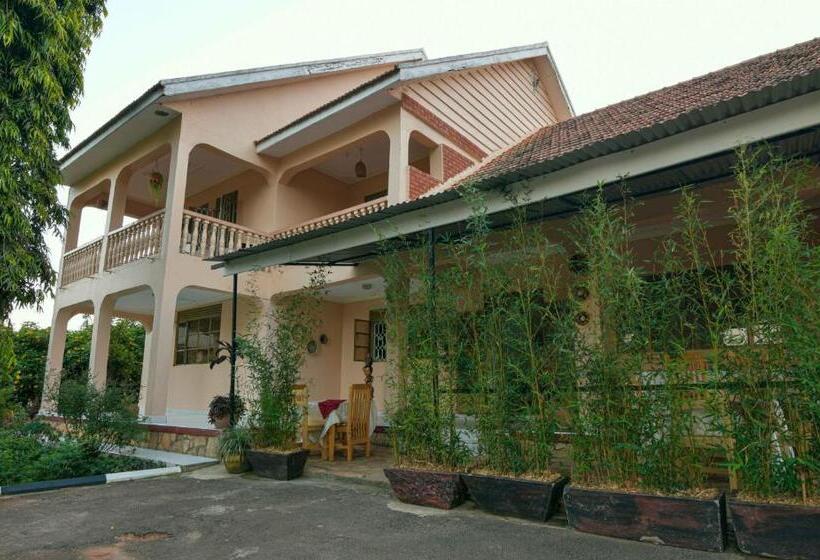 اتاق لوکس, Cycad Entebbe Guest House