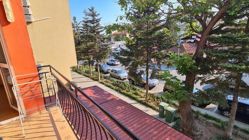 Люкс с Террасой, Sineva Guest House