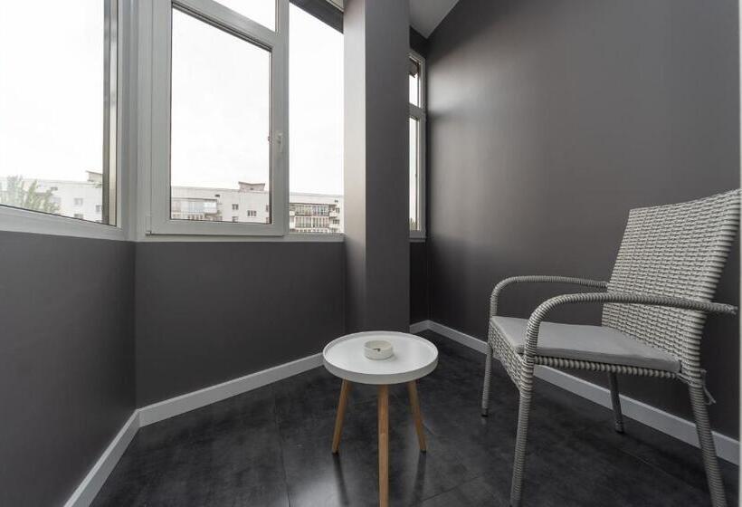 سوئیت با وان آب گرم, Luxury Apartments Arena Guliver