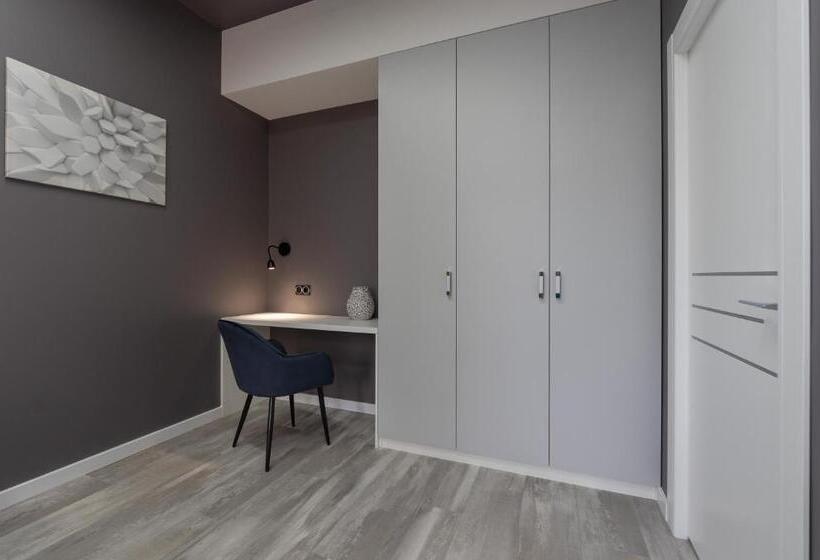 سوئیت با وان آب گرم, Luxury Apartments Arena Guliver