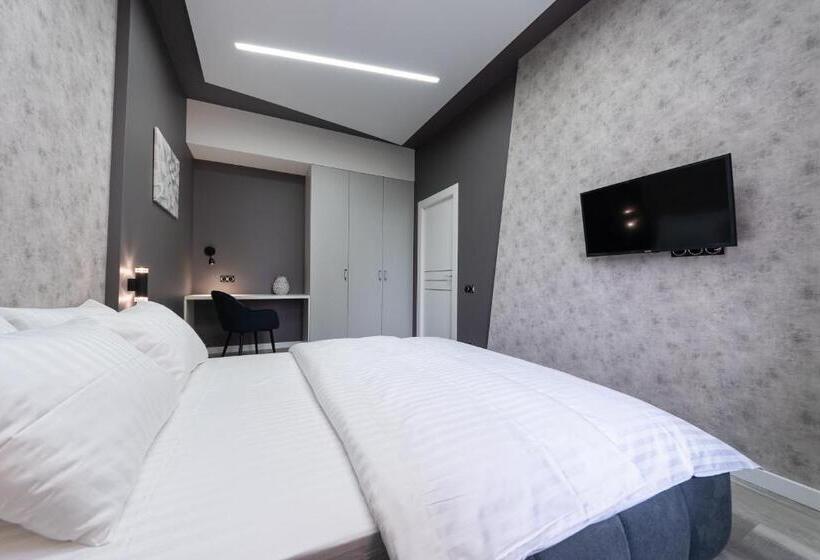 سوئیت با وان آب گرم, Luxury Apartments Arena Guliver