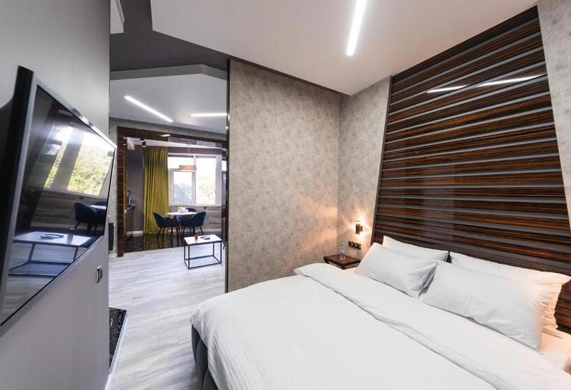 استودیوی استاندارد, Luxury Apartments Arena Guliver