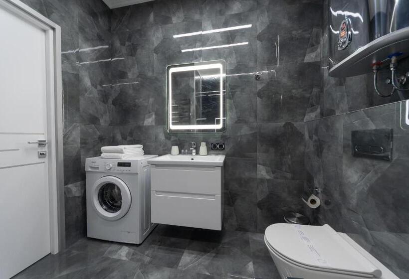 سوئیت با تخت بزرگ, Luxury Apartments Arena Guliver