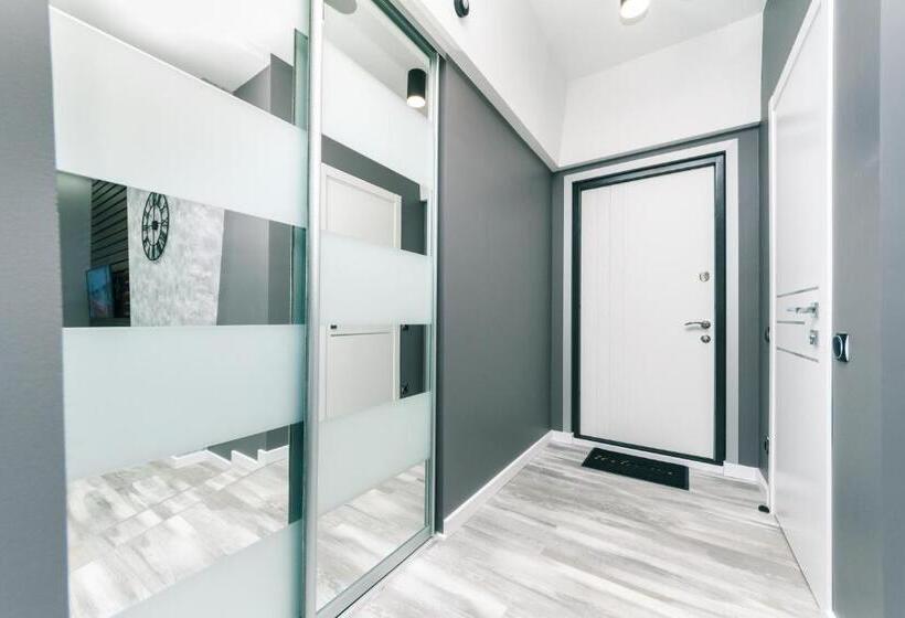 آپارتمان 1 خوابه, Luxury Apartments Arena Guliver