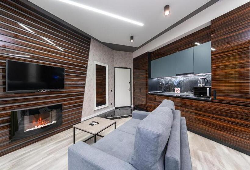 سوئیت با وان آب گرم, Luxury Apartments Arena Guliver