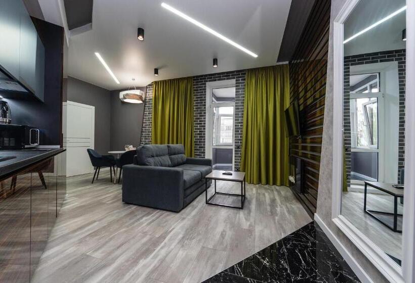 سوئیت با وان آب گرم, Luxury Apartments Arena Guliver