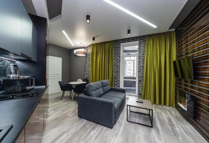 سوئیت با وان آب گرم, Luxury Apartments Arena Guliver
