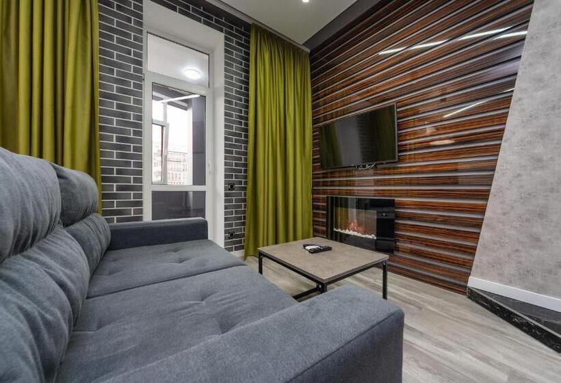 سوئیت با وان آب گرم, Luxury Apartments Arena Guliver