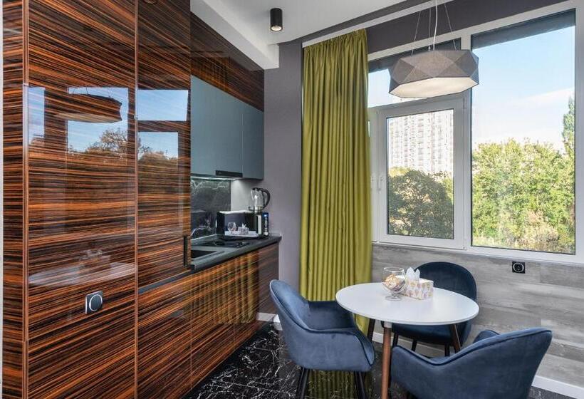 استودیوی استاندارد, Luxury Apartments Arena Guliver