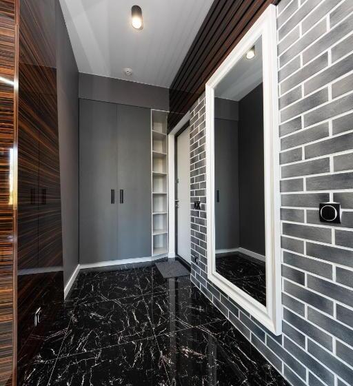 استودیوی استاندارد, Luxury Apartments Arena Guliver