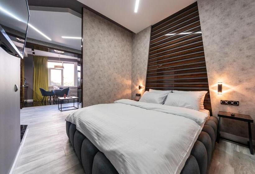 استودیوی استاندارد, Luxury Apartments Arena Guliver